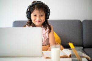 Mempersiapkan anak menghadapi dunia digital